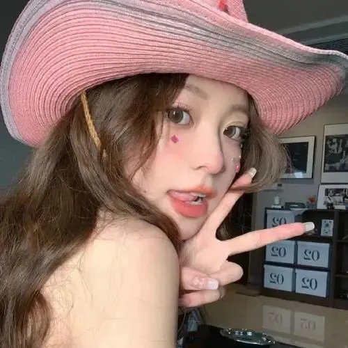 闪婚后，白爷你老婆撩爆了